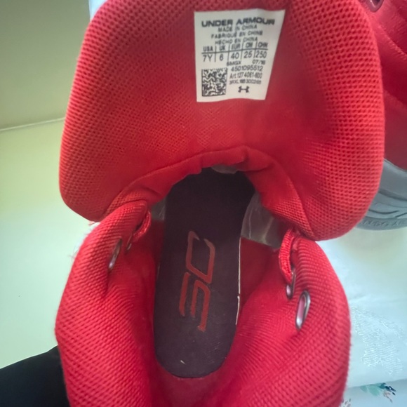 UNDER ARMOUR  SIZE : USA 7 | UK 6 | EUR 40 | CM 25 | CHN 250 | MADE IN CHINA - Picture 5 of 5